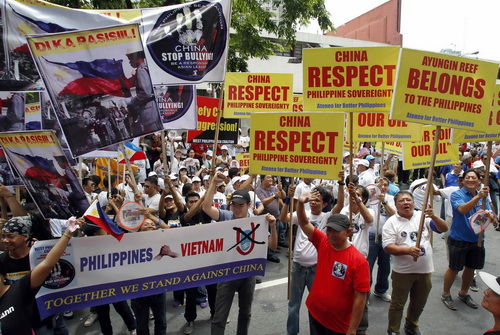 Vietnamese and Filippino protested together in Manila 